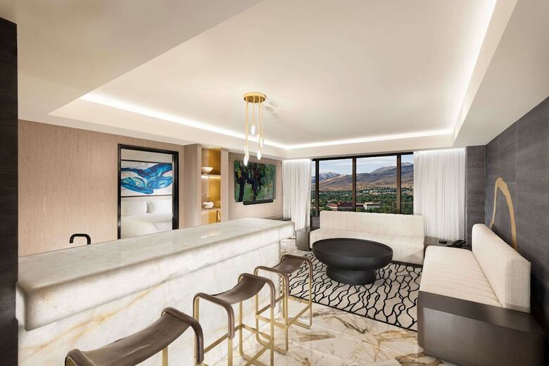 Hotel Peppermill Resort  Casino