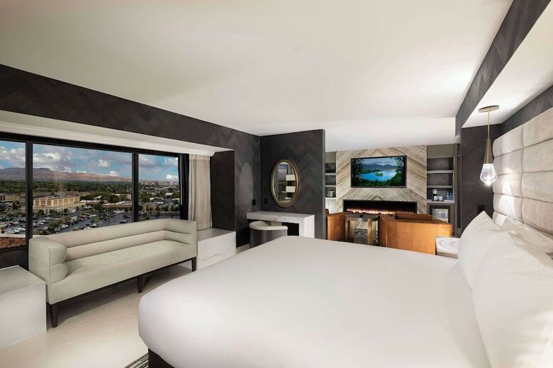 Hotel Peppermill Resort  Casino