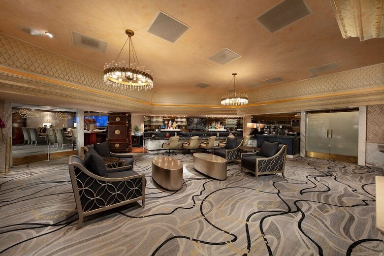 Hotel Peppermill Resort  Casino