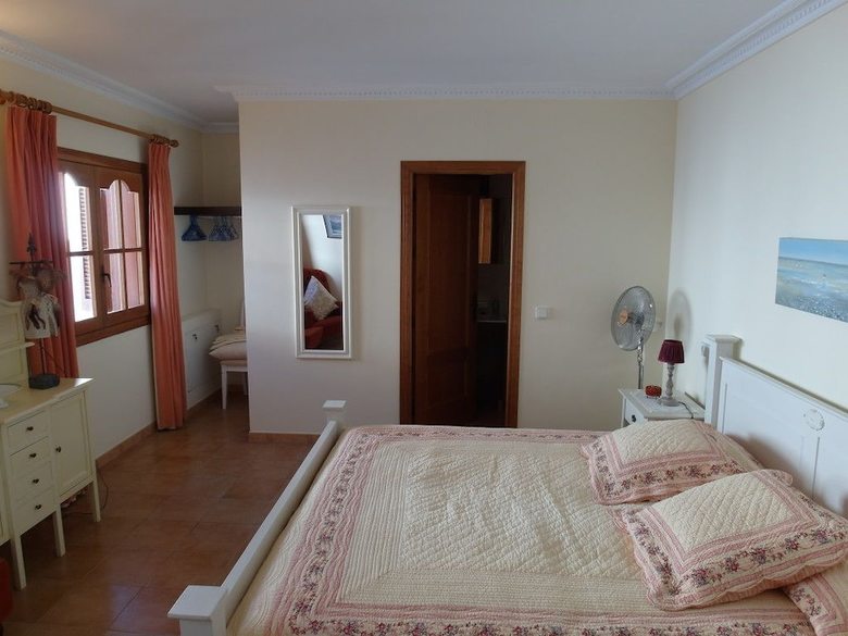 Casa Roble B&B