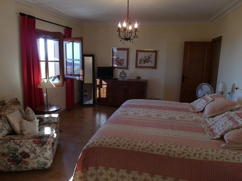 Casa Roble B&B