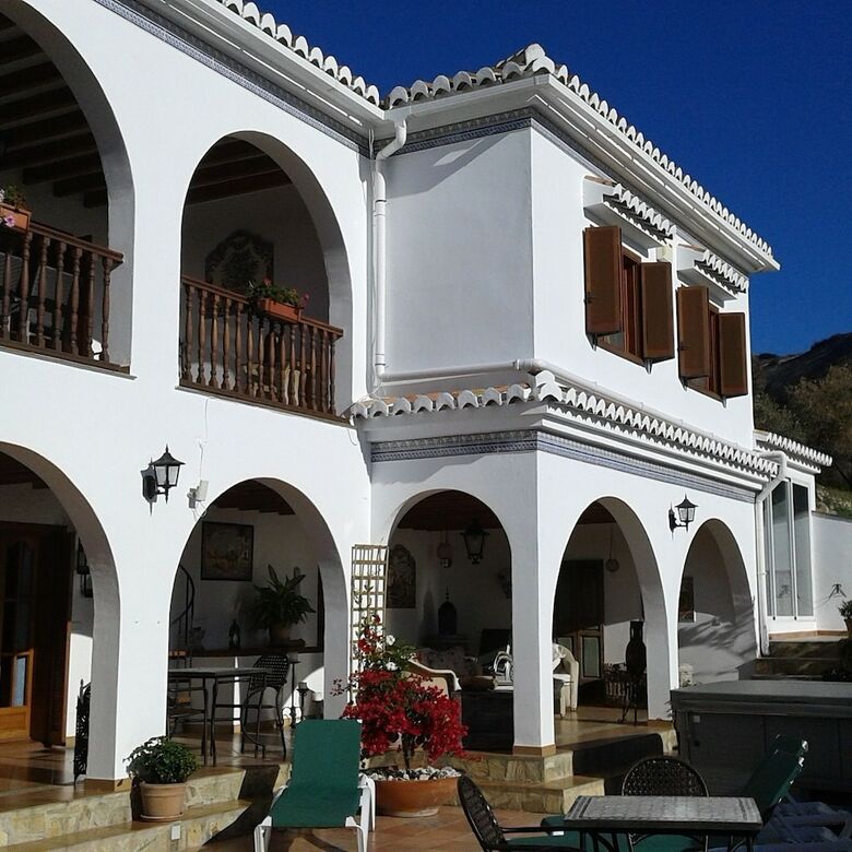 Casa Roble B&B