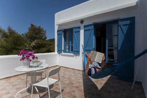 7 Olives Apartments
