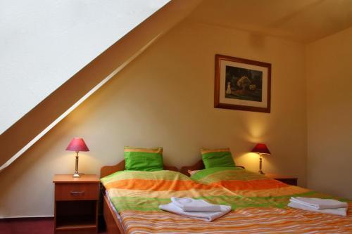 Hostal Minerva Panzi�, �tterem - K�v�z�