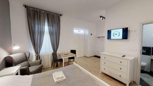 Hostal Minerva Panzi�, �tterem - K�v�z�