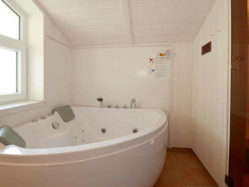 Three-bedroom Holiday Home In Gr�mitz 20
