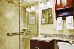 Avenue Plaza Hotel