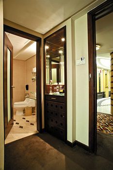 Hotel Howard Johnson Ginwa Plaza