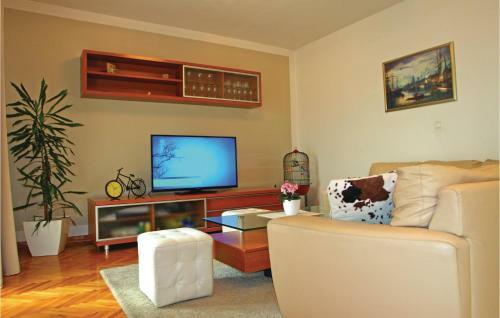 Two-bedroom Apartment Trogir With Sea View 03