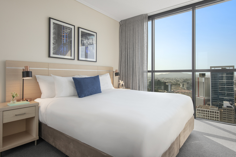 Hotel Oaks Charlotte Towers
