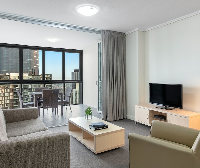 Hotel Oaks Charlotte Towers