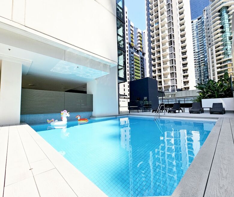 Hotel Oaks Charlotte Towers