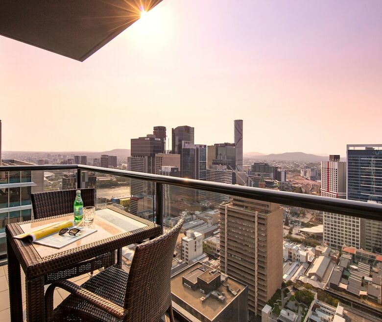 Hotel Oaks Charlotte Towers