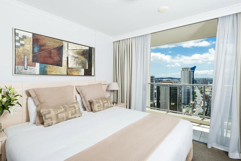 Hotel Oaks Lexicon Apartments