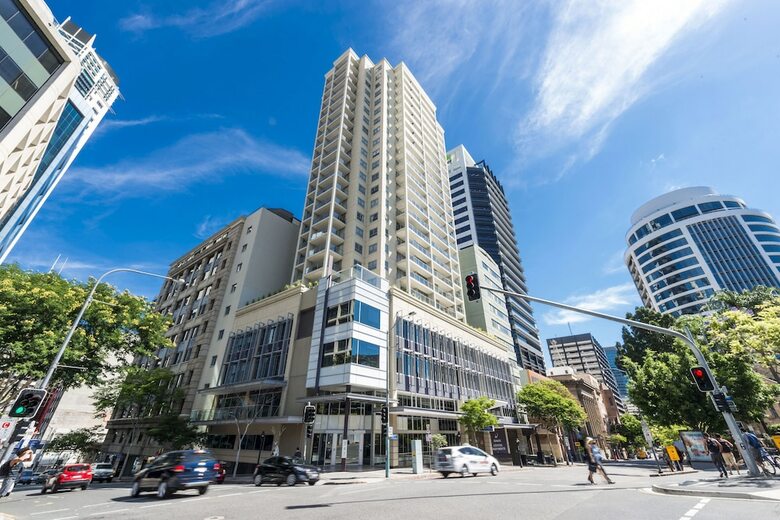 Hotel Oaks Lexicon Apartments
