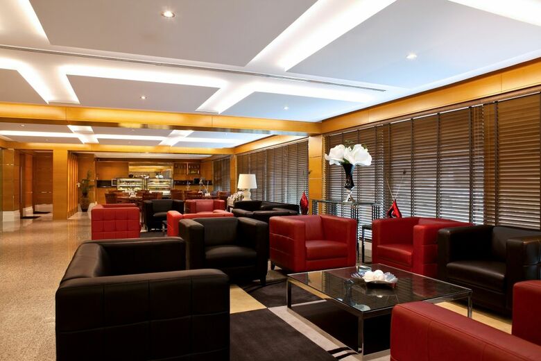 Golden Sands Hotel Apartments