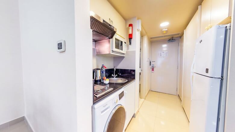 Golden Sands Hotel Apartments