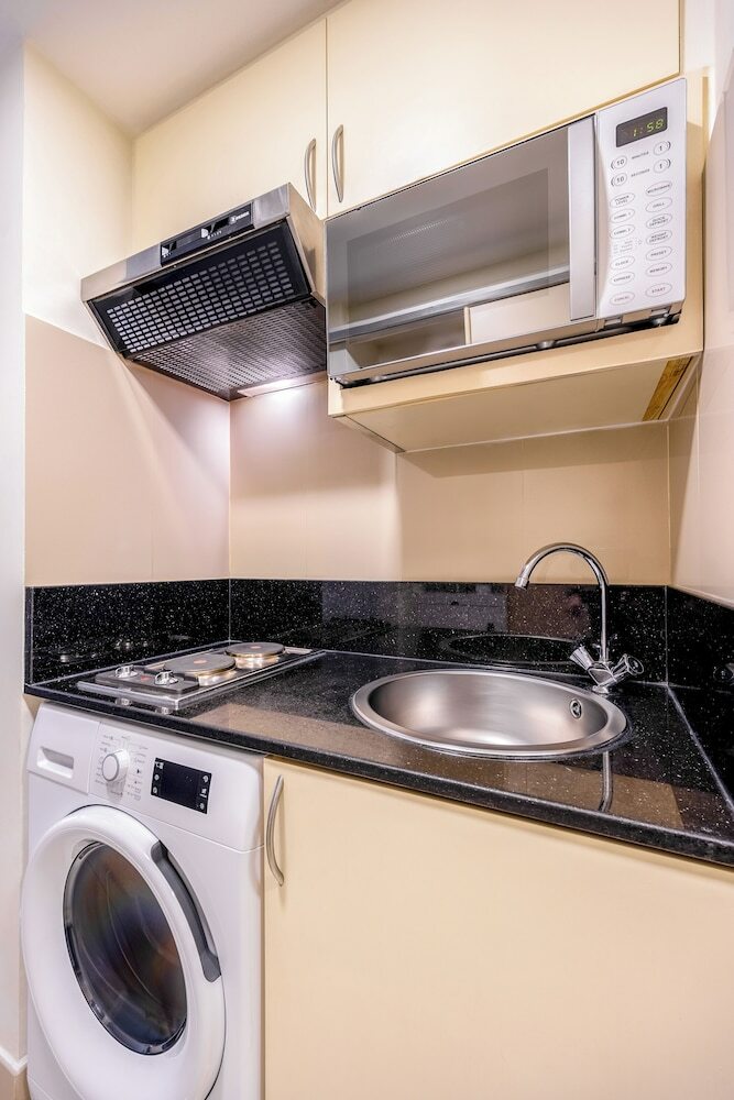 Golden Sands Hotel Apartments