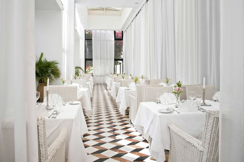 Hotel Azia Resort & Spa