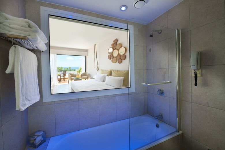 Hotel Azia Resort & Spa