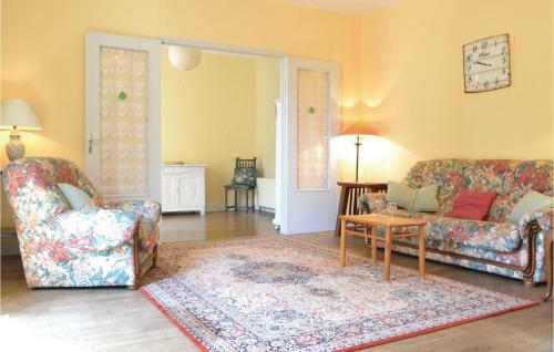 Two-bedroom Holiday Home Degagnac 0 04