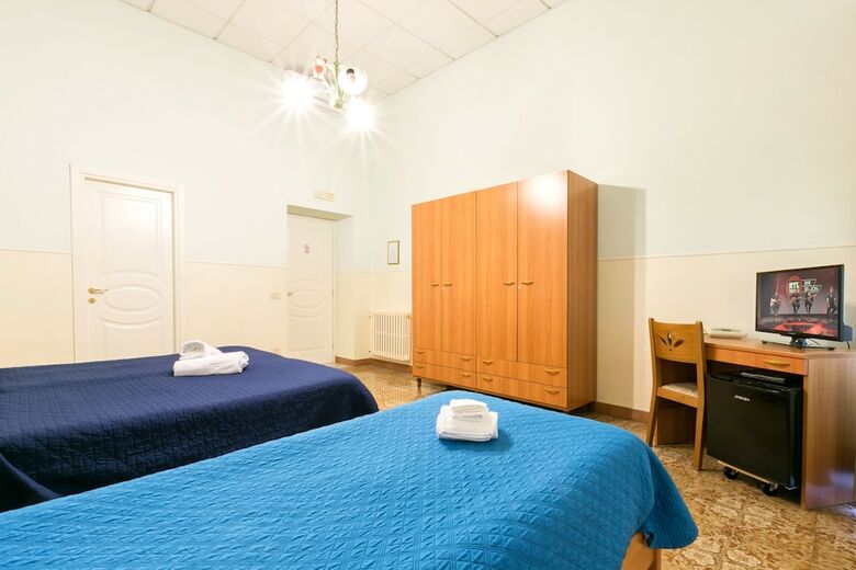 Hotel Sisters Hostel