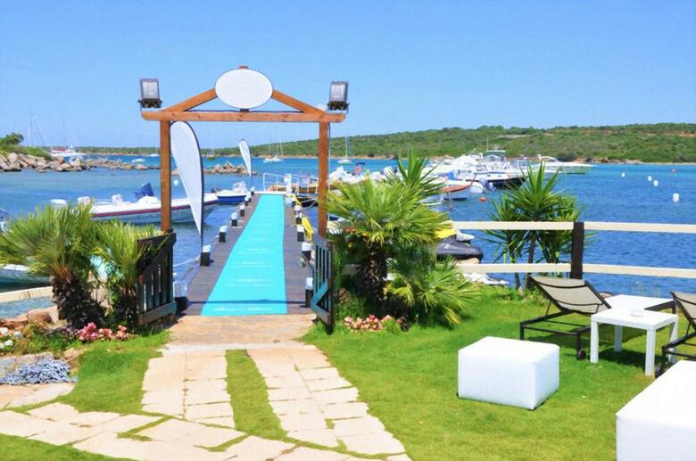 Apartamentos Villaggio Baia De Bahas � Suites