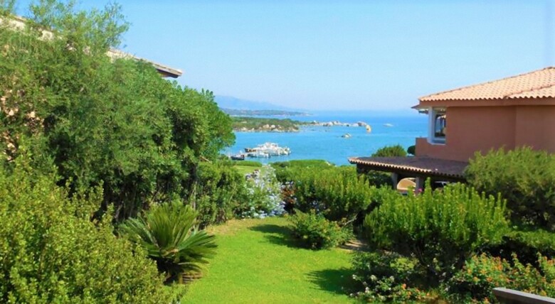 Apartamentos Villaggio Baia De Bahas � Suites