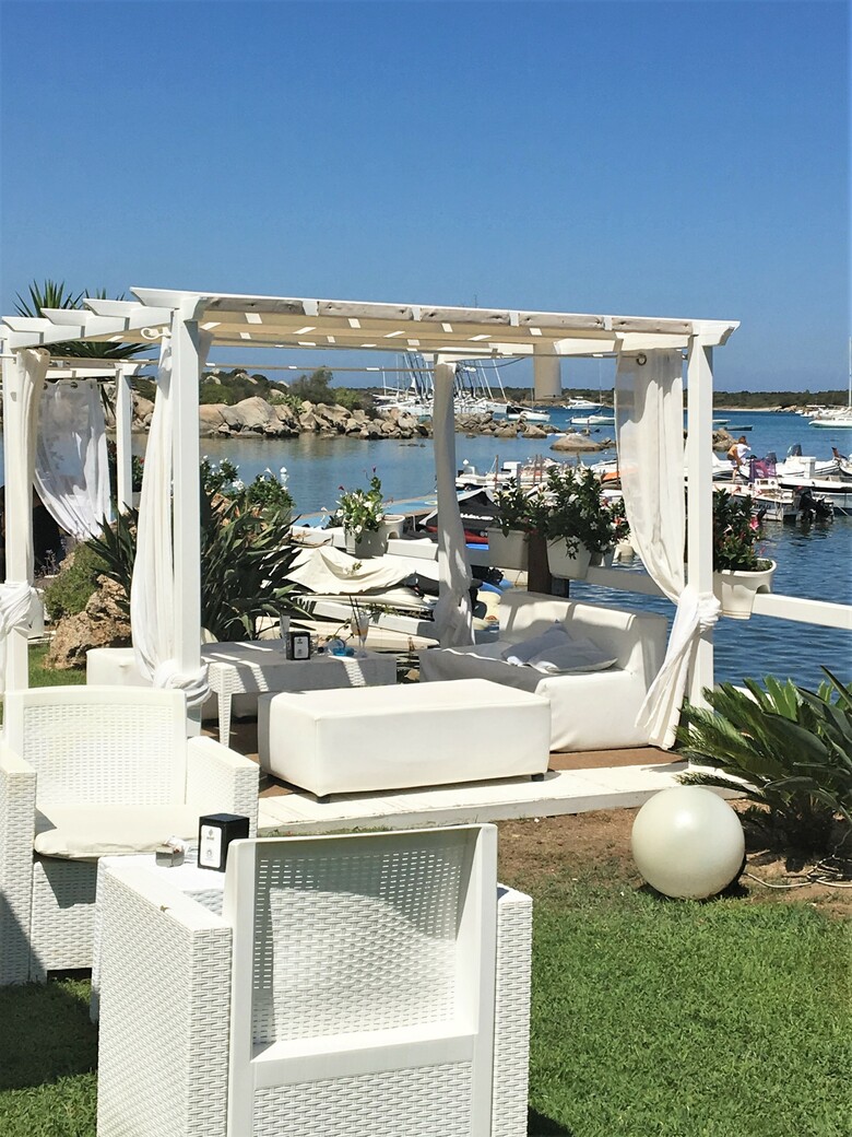 Apartamentos Villaggio Baia De Bahas � Suites