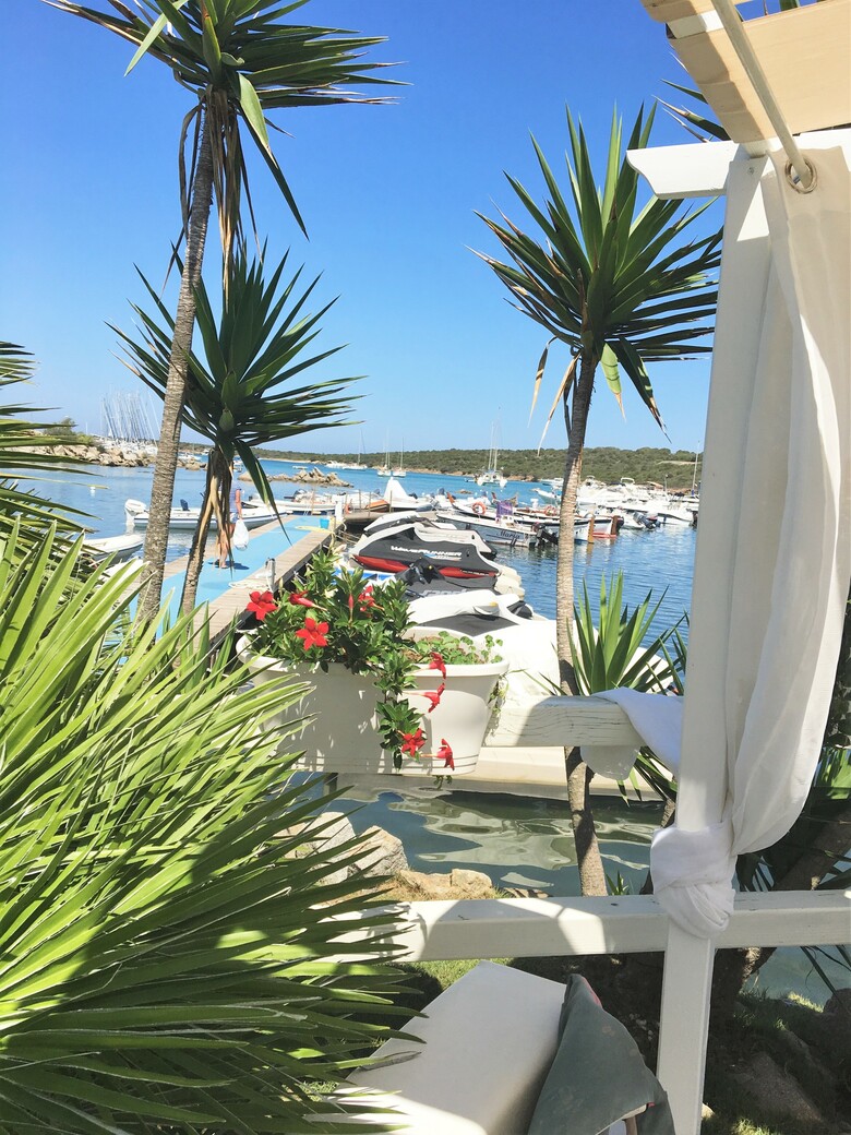 Apartamentos Villaggio Baia De Bahas � Suites