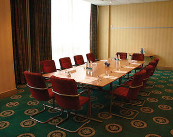 Hotel Menzies London Luton Strathmor