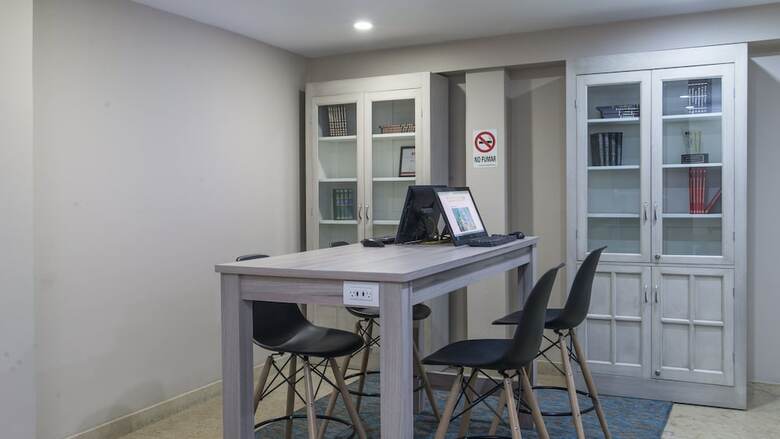Holiday Inn Hotel & Suites Zona Rosa