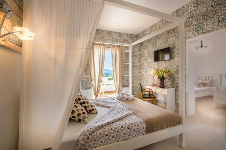 Bella Colina Vintage Hotel 1953