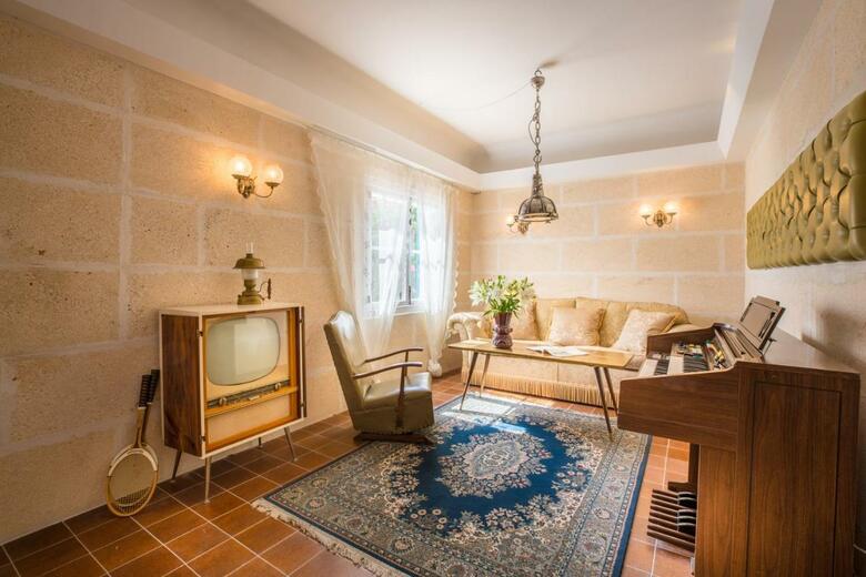 Bella Colina Vintage Hotel 1953