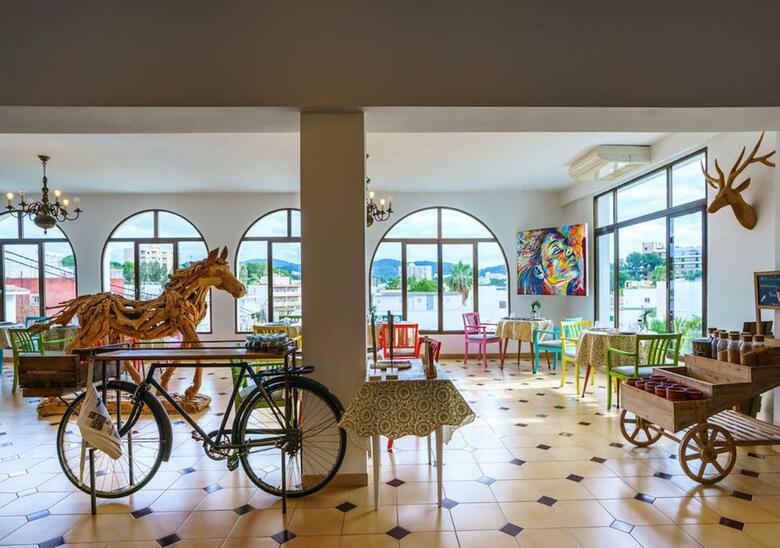 Bella Colina Vintage Hotel 1953