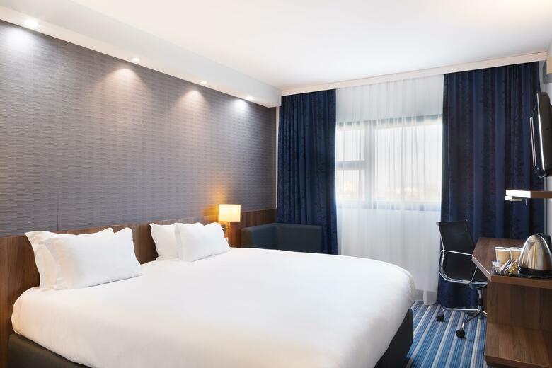 Hotel Holiday Inn Express Marseille Airport
