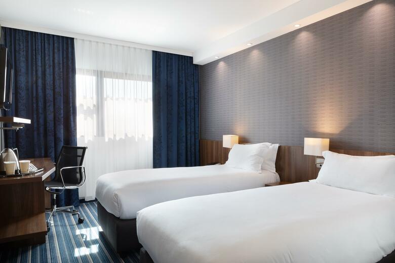 Hotel Holiday Inn Express Marseille Airport