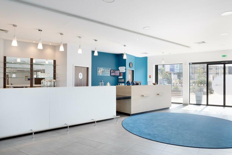 Hotel Holiday Inn Express Marseille Airport