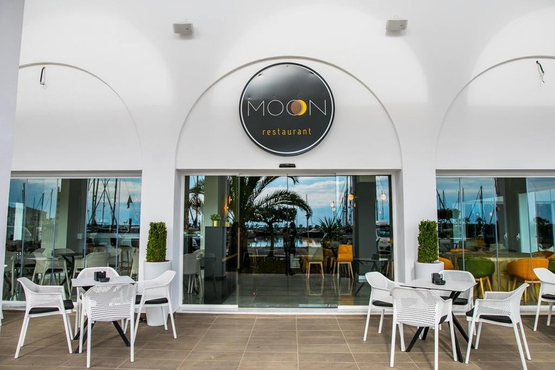 Moon Hotel & Spa