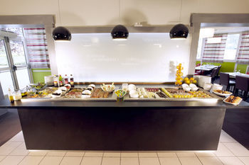 Hotel Kyriad Lyon Est - Bron Eurexpo Le Cottage
