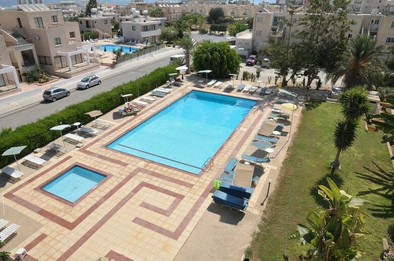 Hotel Debbie Xenia Apartments