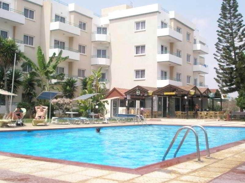 Hotel Debbie Xenia Apartments