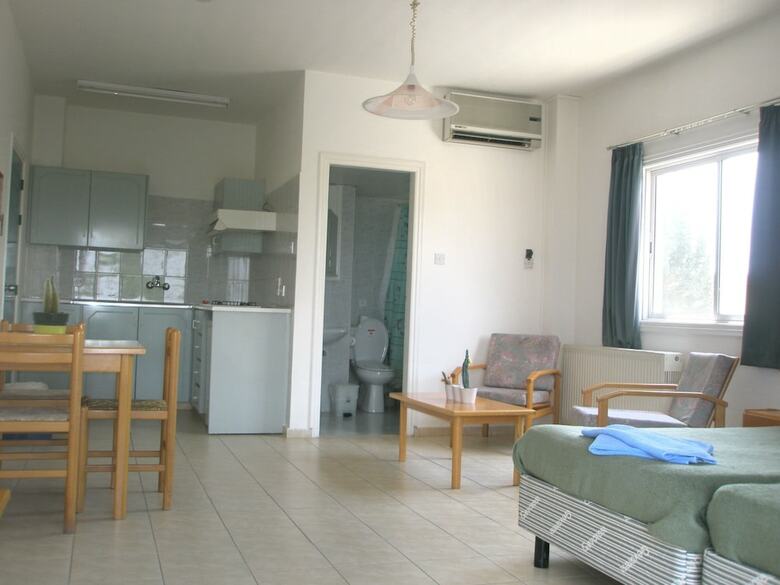 Hotel Debbie Xenia Apartments