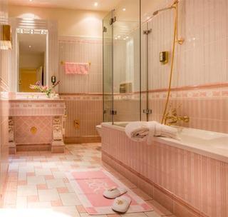 Best Western Premier Schlosshotel Roemischer Kaiser