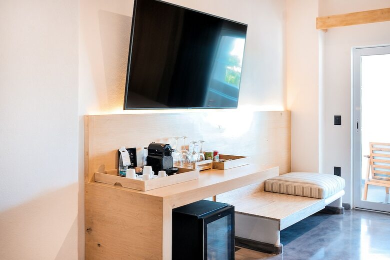 Bah�a Hotel & Beach Club