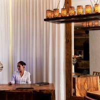 Bah�a Hotel & Beach Club