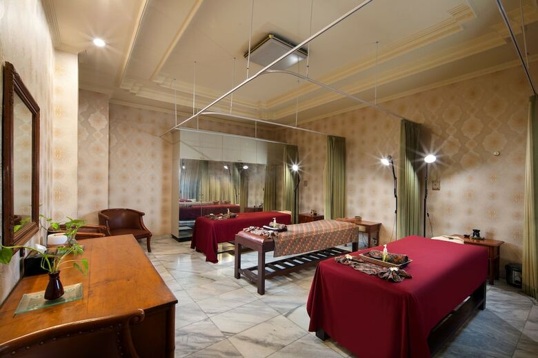 Hotel Grand Istana Rama