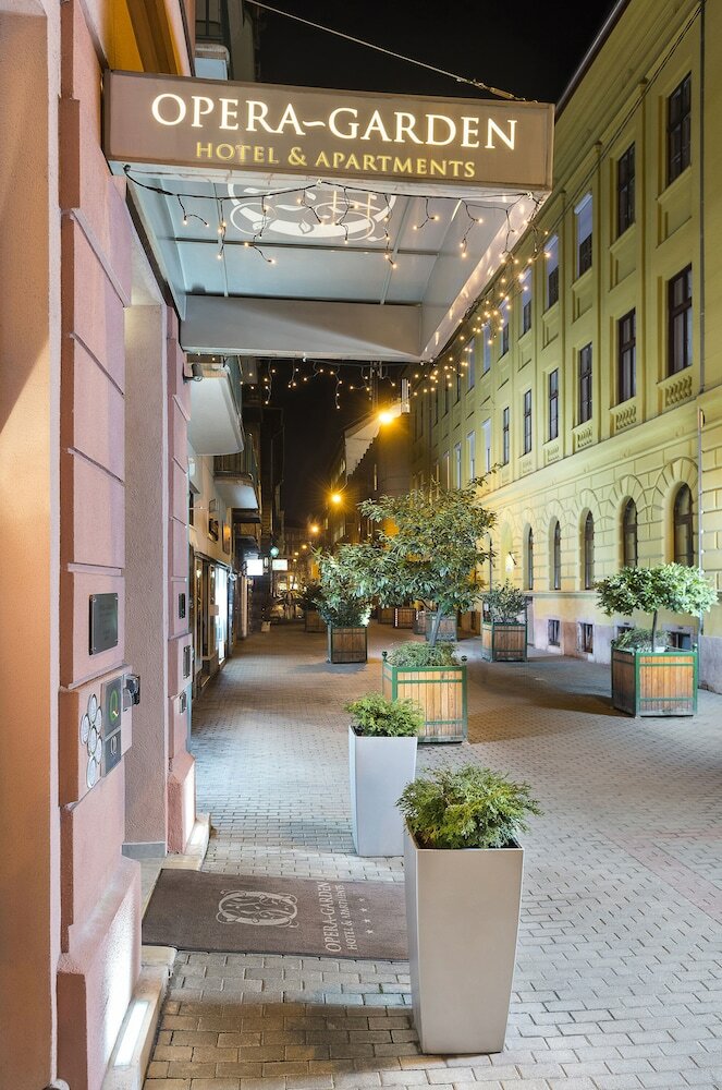 Opera Garden Hotel & Apartments