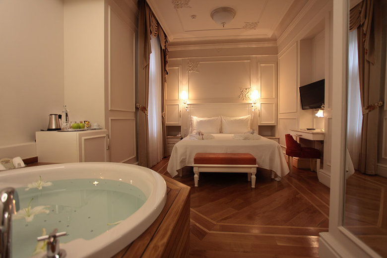Corinne Hotel