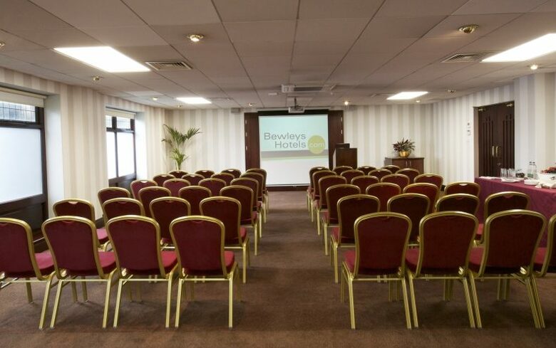 Maldron Hotel Newlands Cross